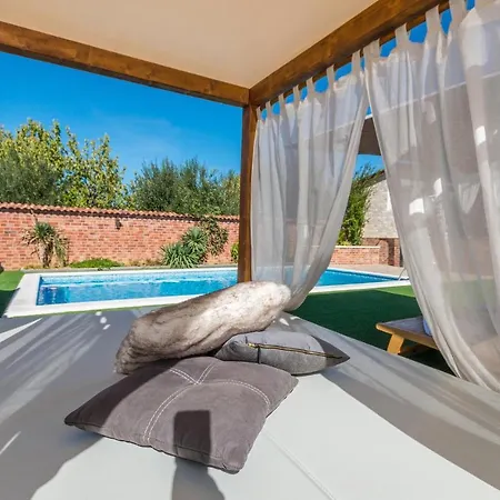 Holiday home Stunning In With Outdoor Swimming Pool And 3 Bedrooms Polaca