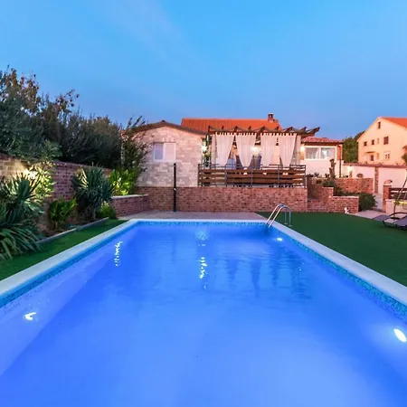 Holiday home Stunning In With Outdoor Swimming Pool And 3 Bedrooms Polaca